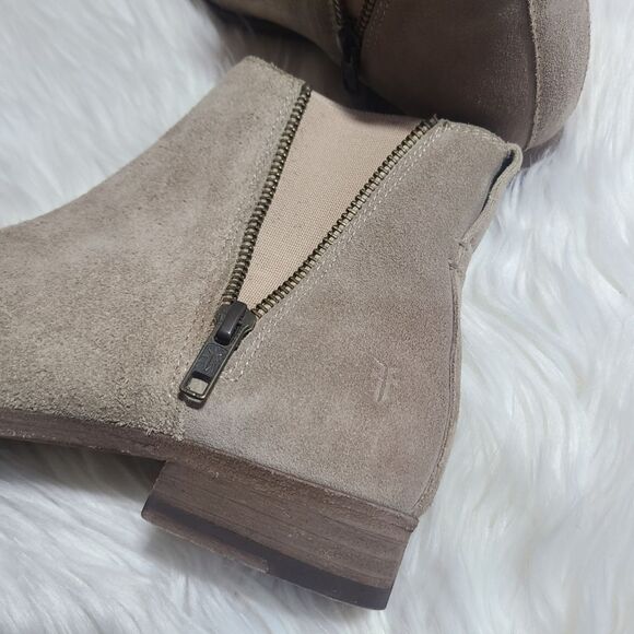 NWOB|Frye Carly Ash Suede Chelsea Ankle Bootie, 7 - Picture 11 of 13